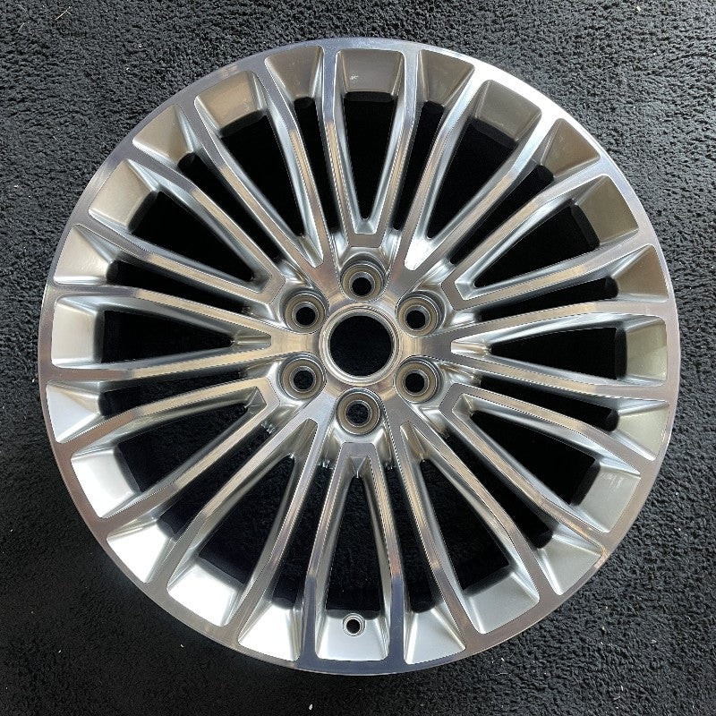 20″ XT5 17-19 20×8 24 spoke machined finish opt S1S Original OEM Wheel Rim