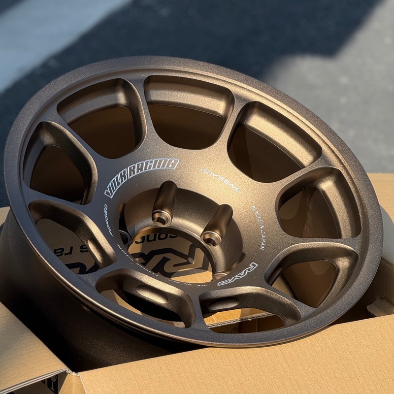 Volk Racing ZE40X 17×9 -20 6×139.7 Bronze (SET)