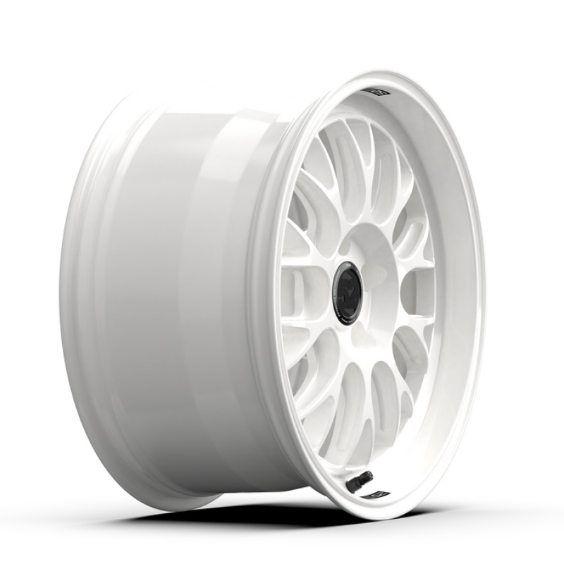 fifteen52 Holeshot RSR 18×9.5 5×114.3 38mm ET 73.1mm Center Bore Rally White
