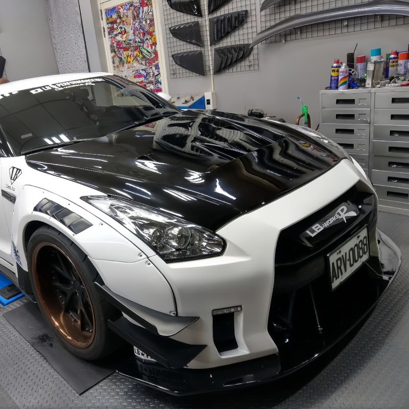 JDMuscle [17-24 GT-R] Carbon Fiber Hood – LB Style