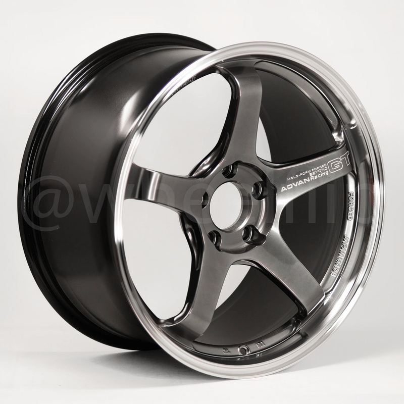 Advan GT Beyond 18×9.5 +45 5×114.3 Machining & Racing Hyper Black (SET)