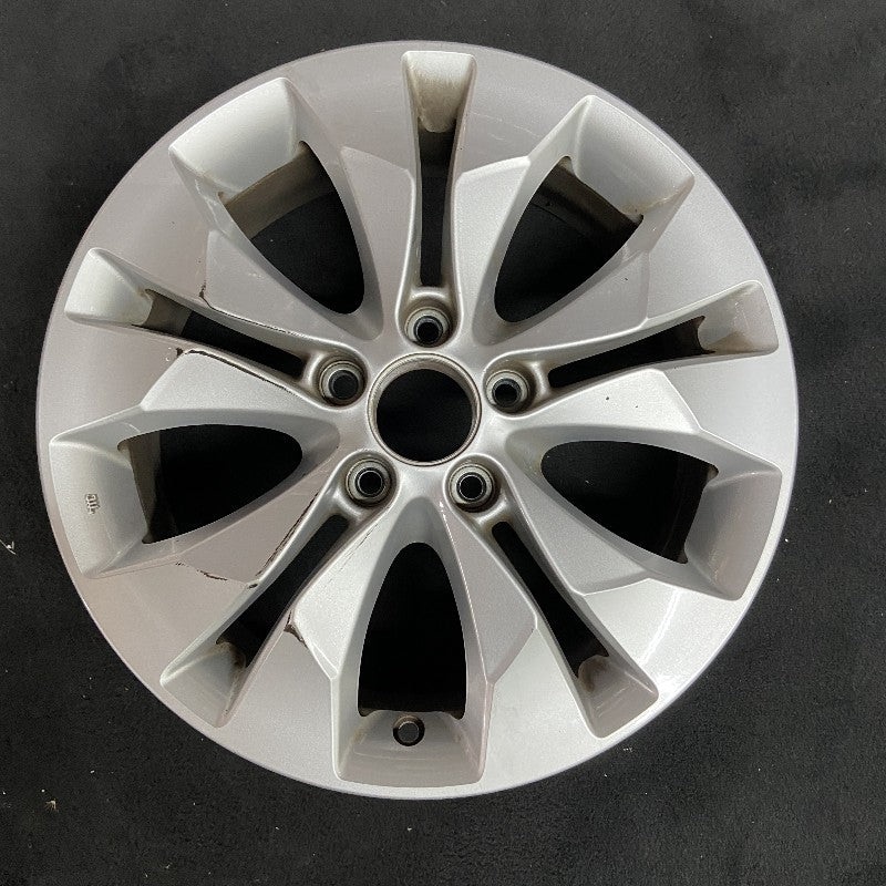 17″ CR-V 12-14 17×6.5 alloy 10 spoke lug nut aligned with narrow slot Original OEM Wheel Rim